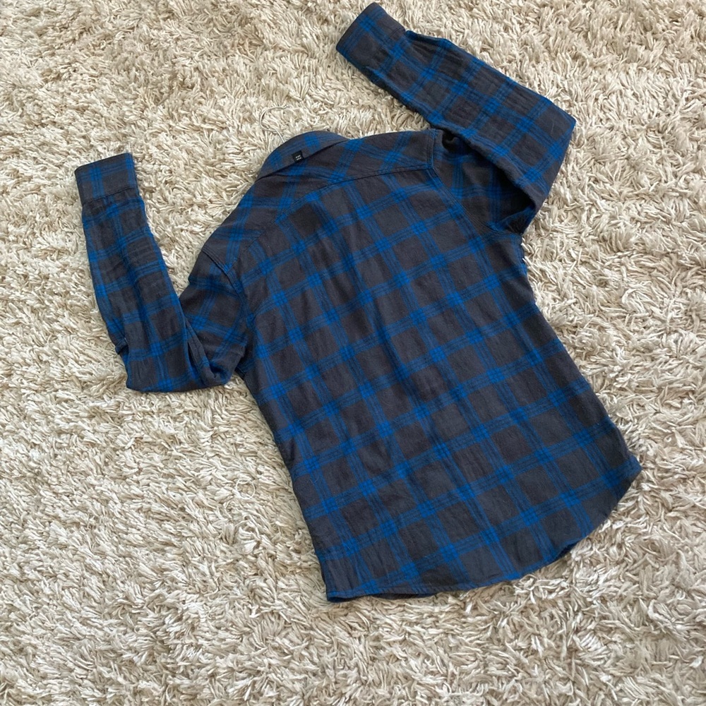 Shirt - Picture 3 of 4